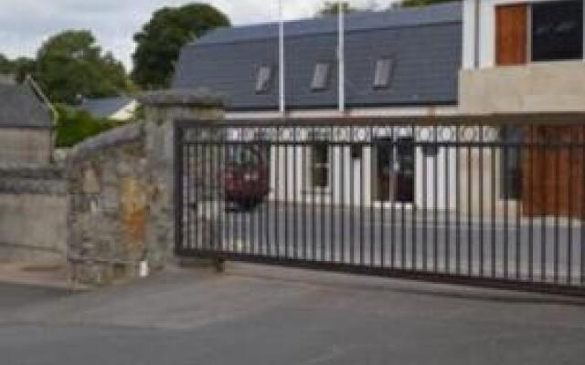 Riverside apartments Westport