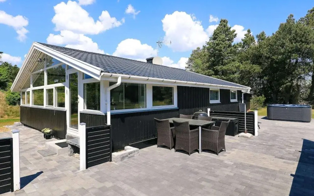 6 Person Holiday Home in Blavand
