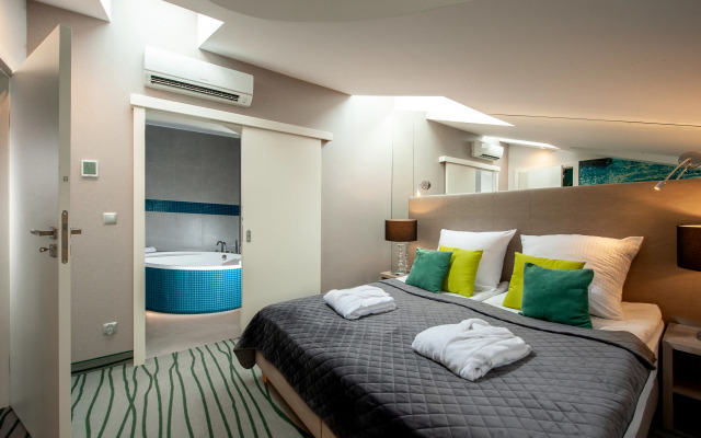 Plaza Boutique Hotel