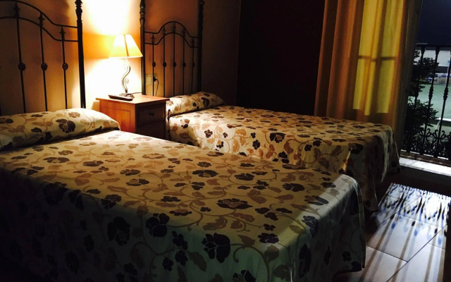Hostal Alcarayón