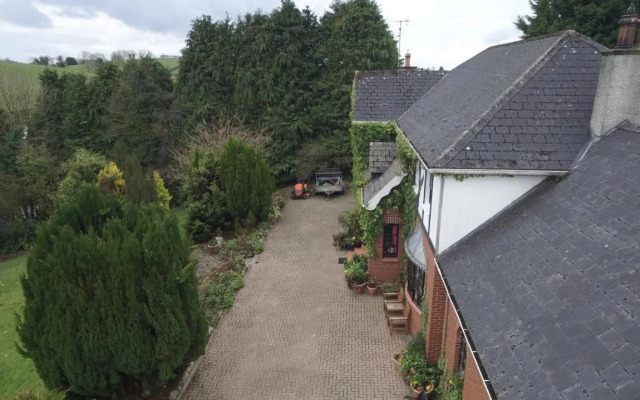 Pinewood Lodge Bed And Breakfast