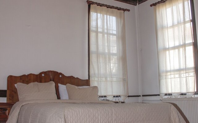Toprakçiler Mansion