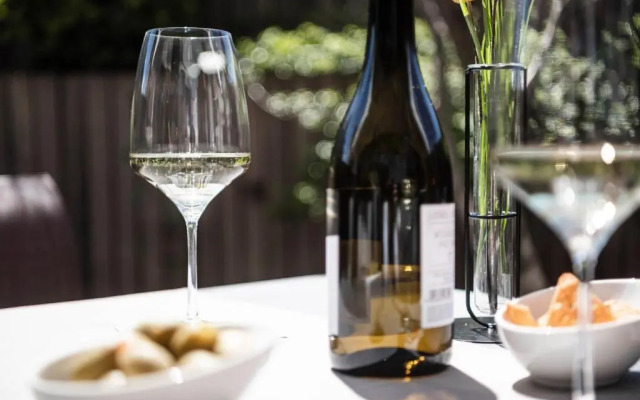 La Paula Apartments & Suites