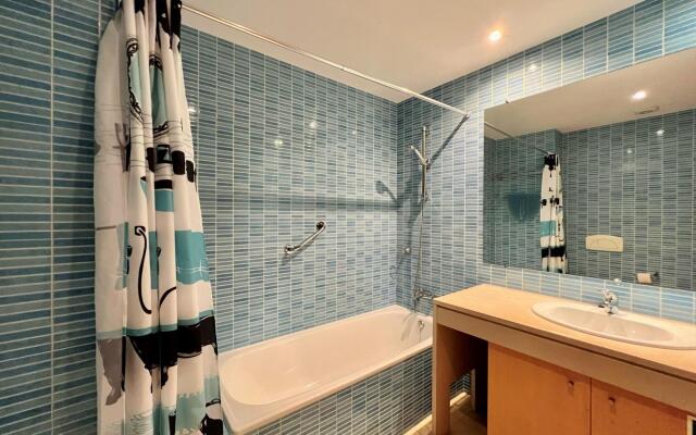 Albufeira Modern 2 by Homing