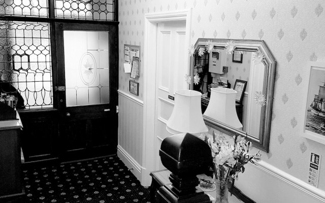 Crescent Lodge Guest House