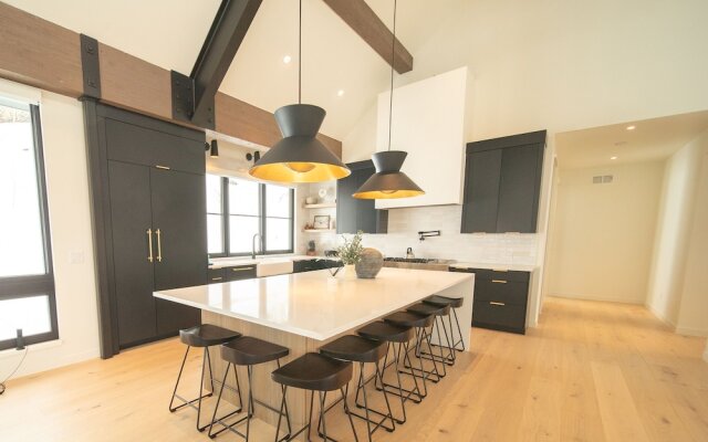 Wolf Rock Home 82