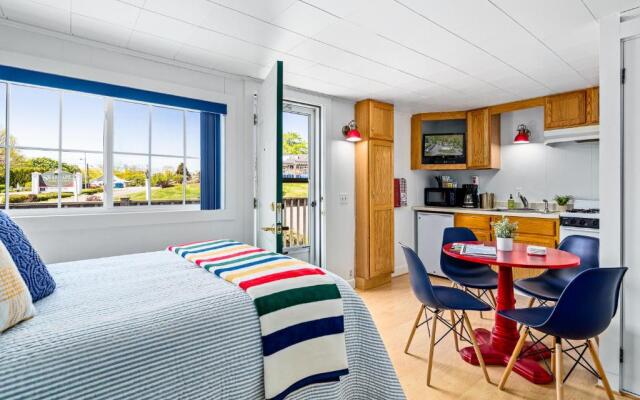 Seascape Motel & Cottages