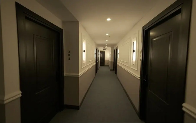 Askadar May Hotel