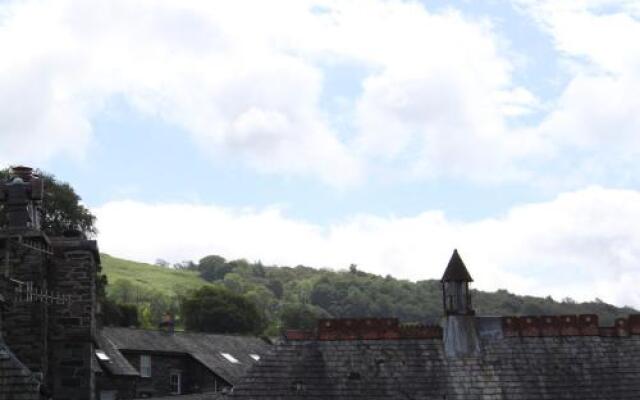 The Lakes B and B