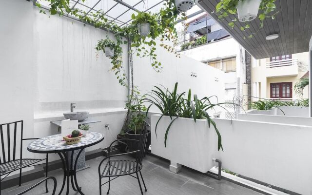 Christina's Saigon-The Transit House