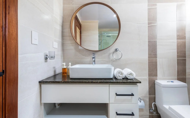 2BR Oasis in Eden Tropical - BBQ Pool Near Beach