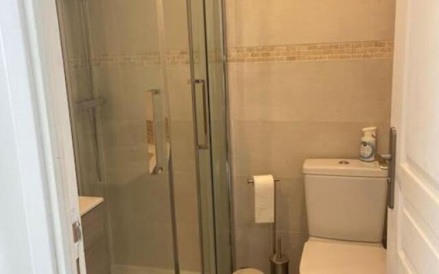 Cap d'Antibes 50m from the beach 3 bedrooms/Pool