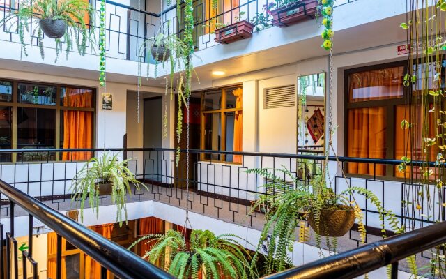 Capac Inka Wasi Plaza