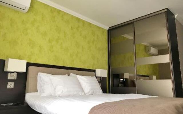 Mini-Hotel April