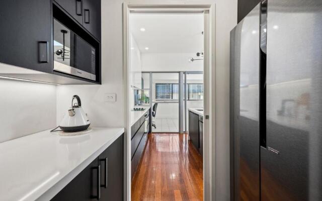 Luxe Jetty Apartment