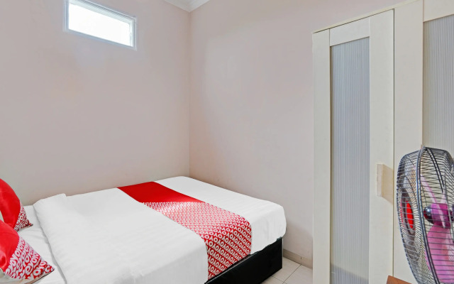 OYO 90234 Dhoho Family Guest House