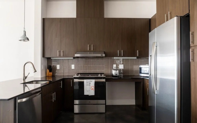 WanderJaunt - Hip East Austin Apartments