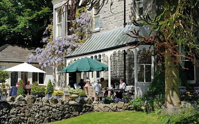 Clare House Hotel