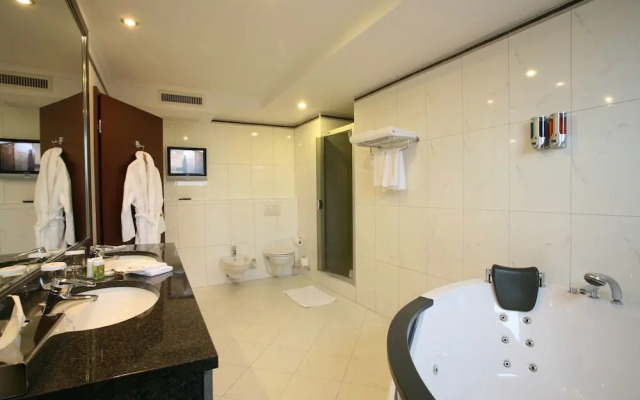 Ramada Hotel and Suites Bucharest North