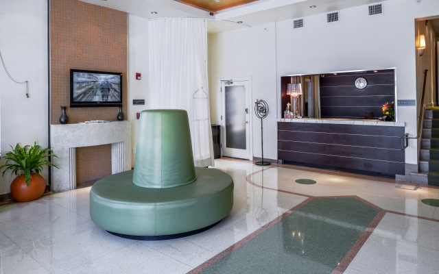 Hilton Vacation Club Crescent on South Beach Miami