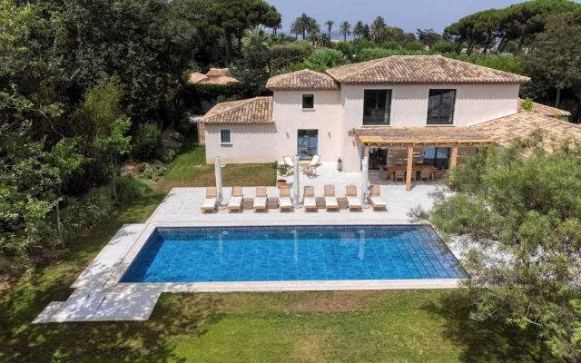 Luxurious Villa Facing the Baie des Canebiers