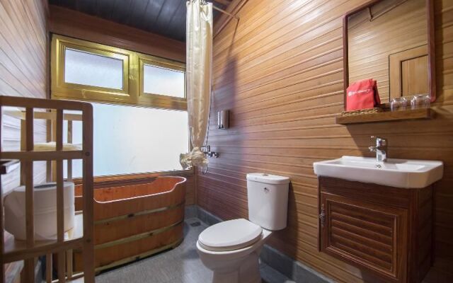 Reddoorz Premium Near Son Tra Mountain