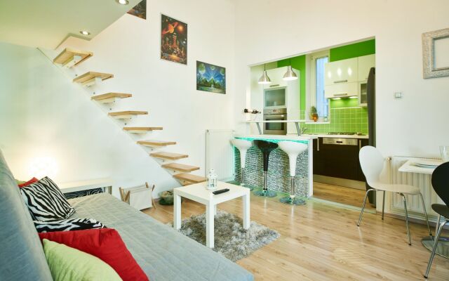 Apartment Green Wall