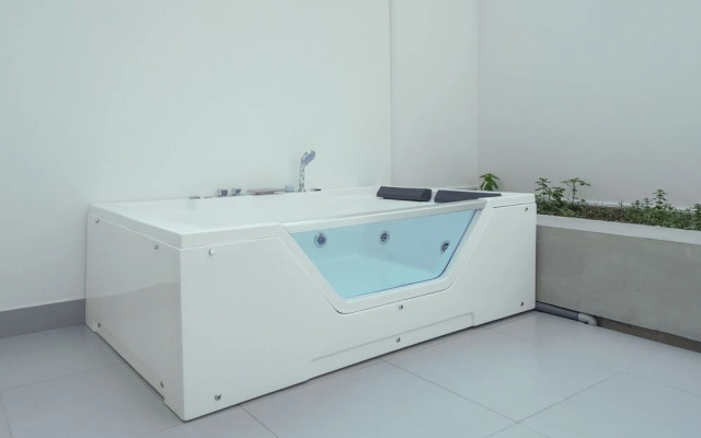 GLOBALSTAY. New Studios with Jacuzzi
