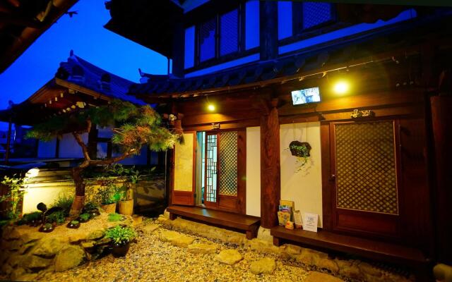Jeonju Hanok Gotek Agbae