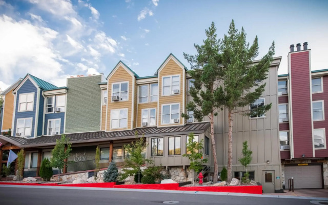 Sweetwater Lift Lodge