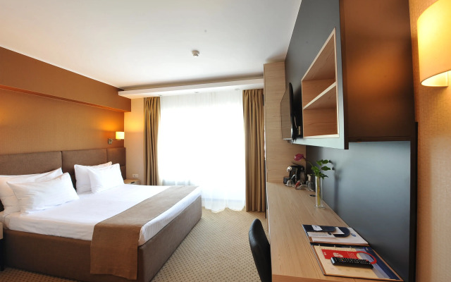Crystal Palace Hotel