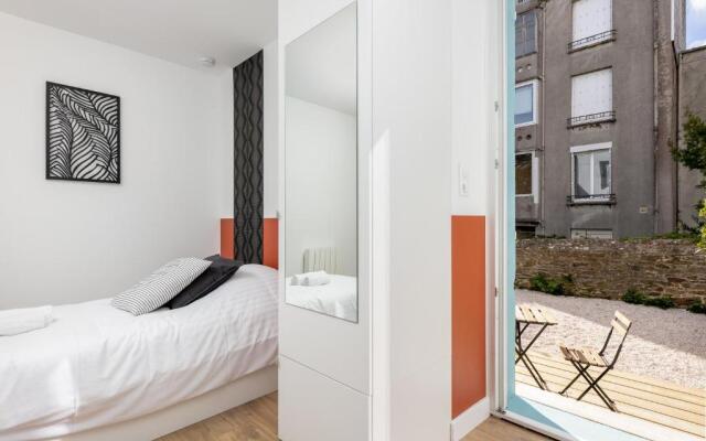 Limestra - Studio rénové avec terrasse privative en hypercentre lit simple