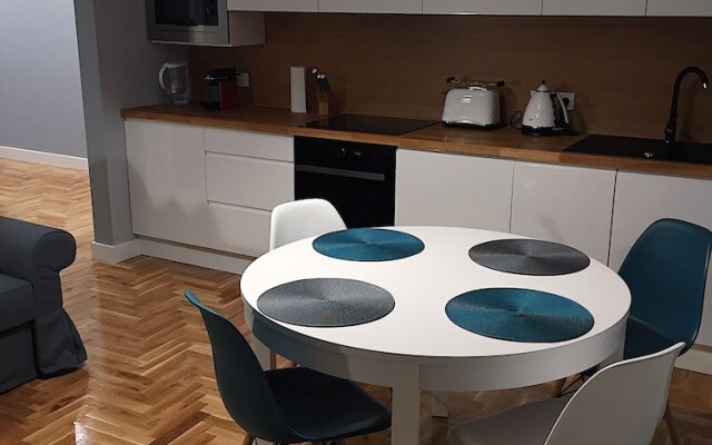 Grey Apartments Kościuszko