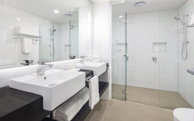 Hotel Indigo Melbourne on Flinders by IHG