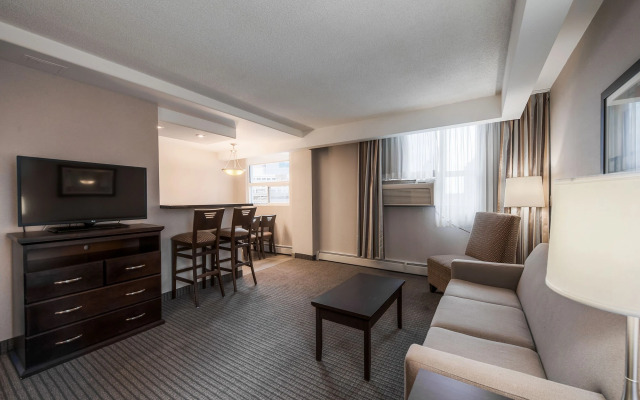 Coast Calgary Downtown Hotel & Suites by APA