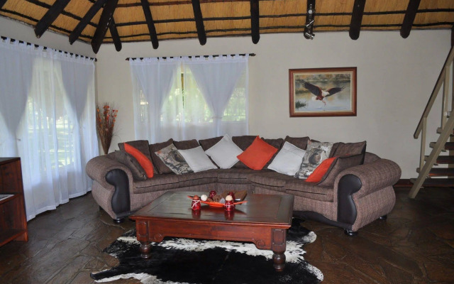 Hakusembe River Lodge