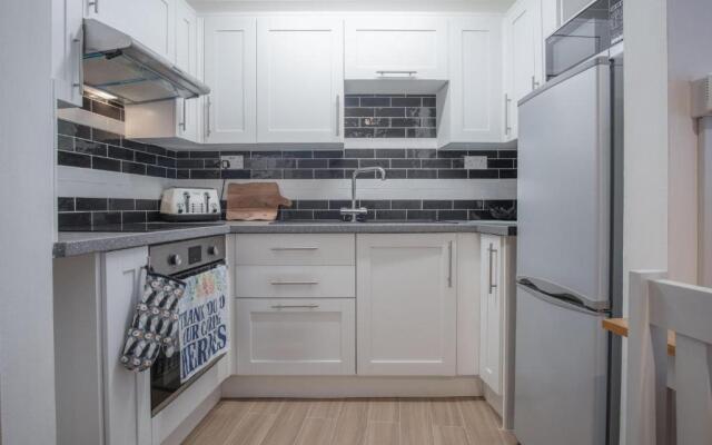 Castle Cove - 1 Bedroom Apartment - Tenby