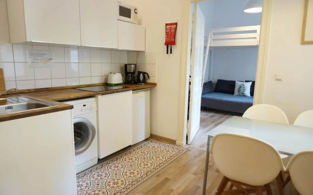 Central 2 bedroom flat for families & calm guests