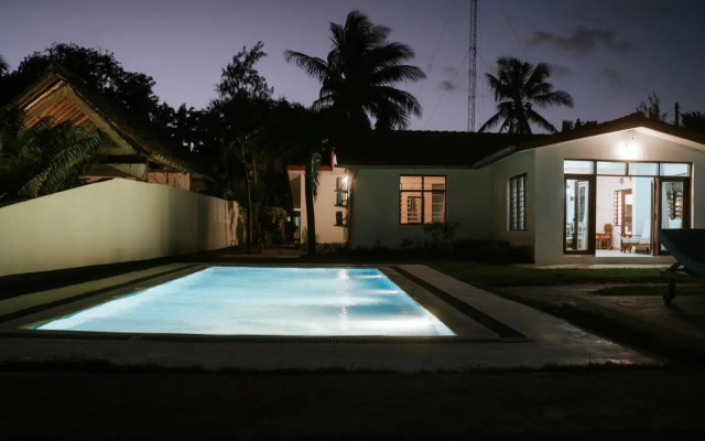 Oasys House - Beautiful Private Beach Front Home