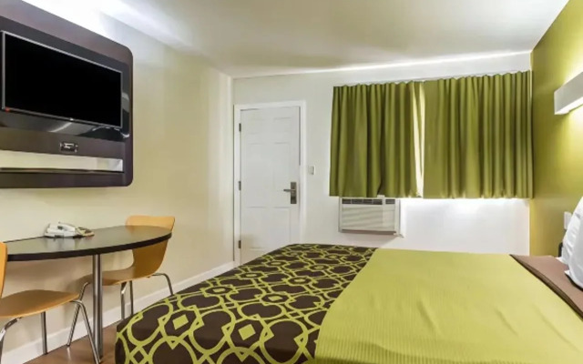 Rodeway Inn Downtown Hanford