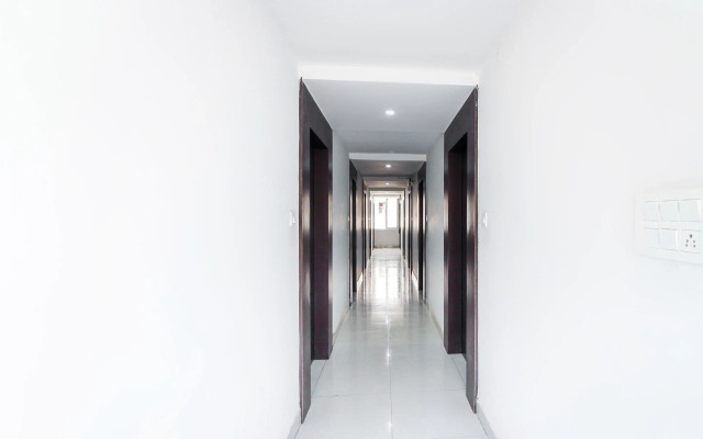 Capital O 70043 Limestone Luxury Rooms