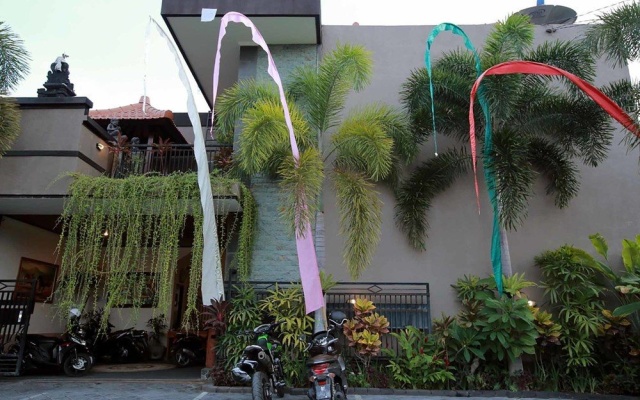 RedDoorz near Marlboro – Outside – Denpasar