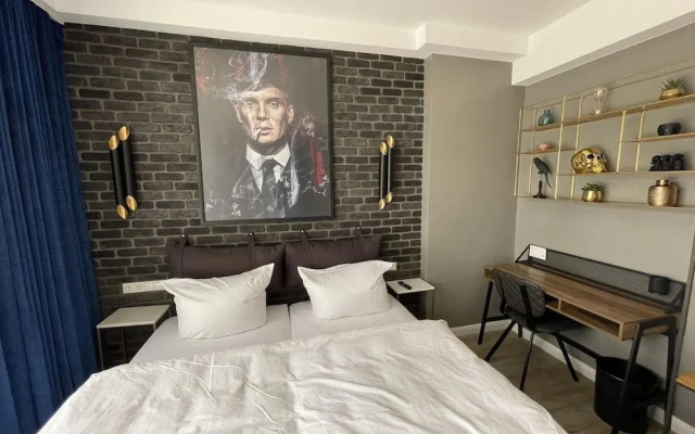 IQ Hotel