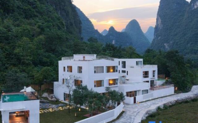 Yongshui River Store of the Thousand and One Courtyard Hopes Resort