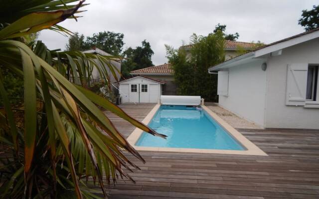 Villa avec piscine proche port Ostréicole