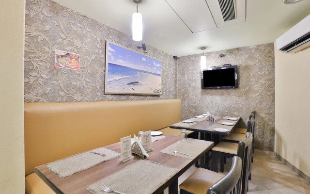 OYO 3975 Golden Star Country club