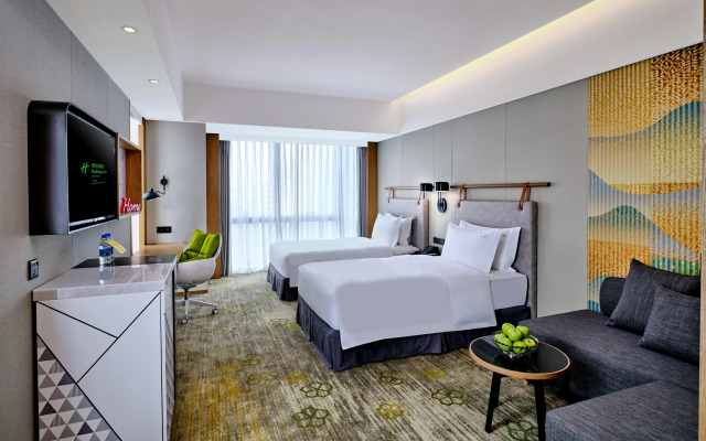 Holiday Inn Guangzhou South Lake by IHG