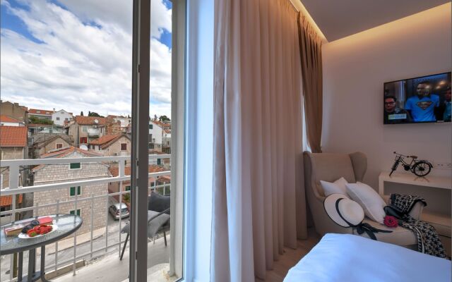 Via Porto Rooms