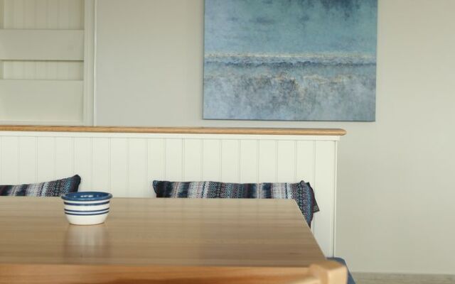 The Sea Breeze Inn