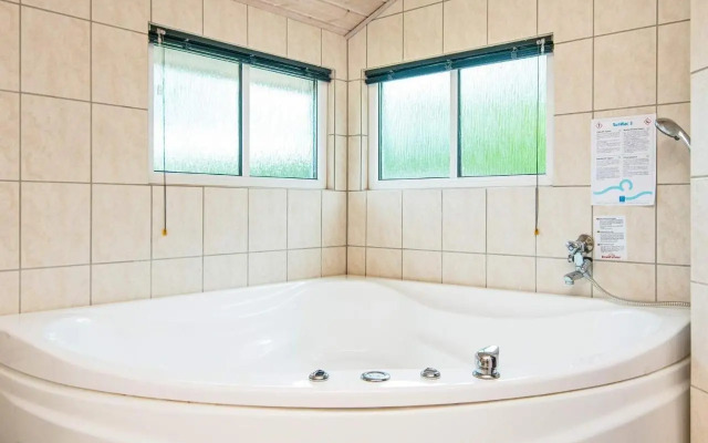 Three-Bedroom Holiday home in Hemmet 14
